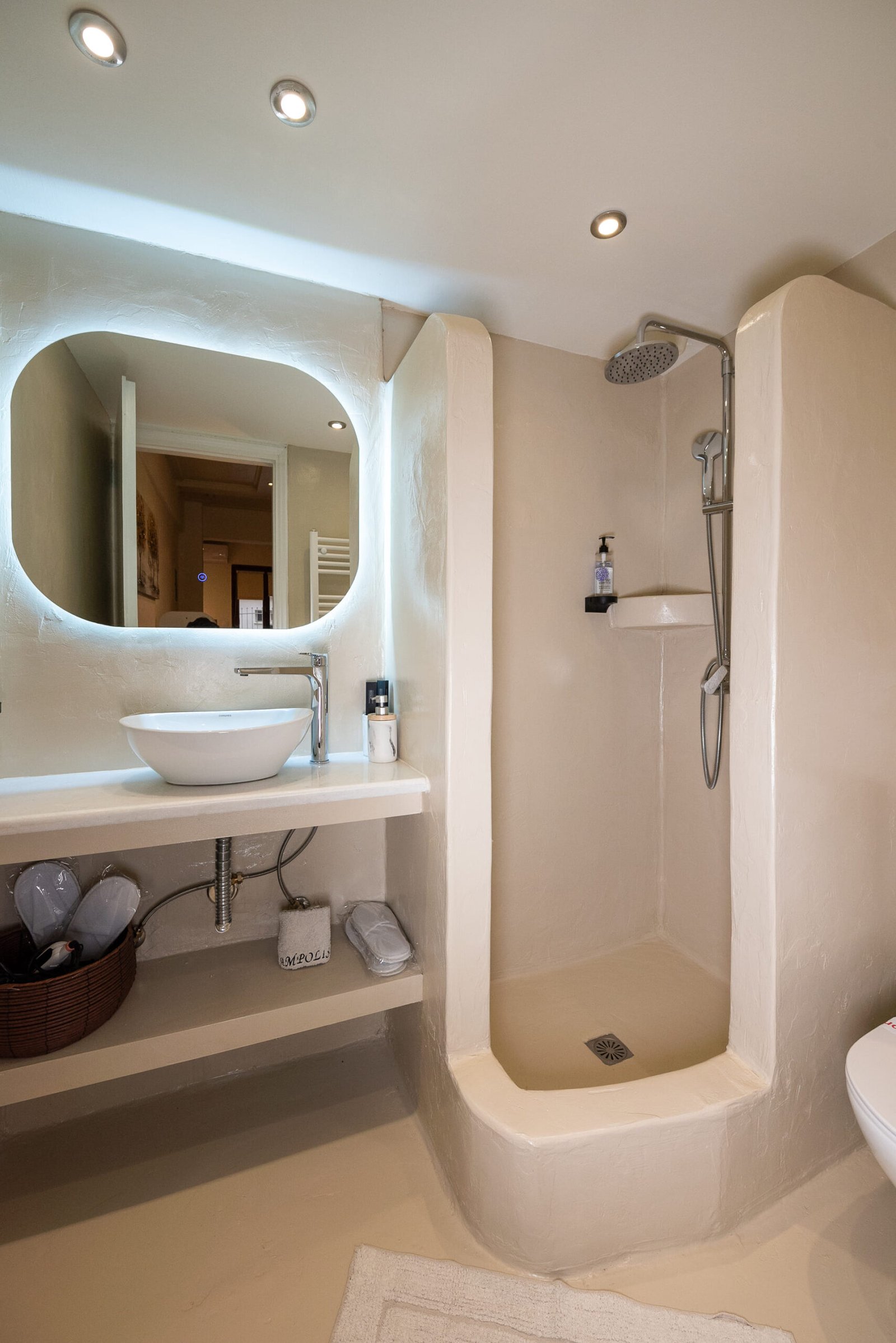 Ίασμος Νέα Φωτογραφία